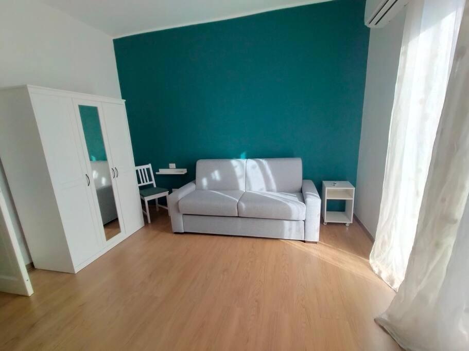 Aura Apartment Bari Luaran gambar