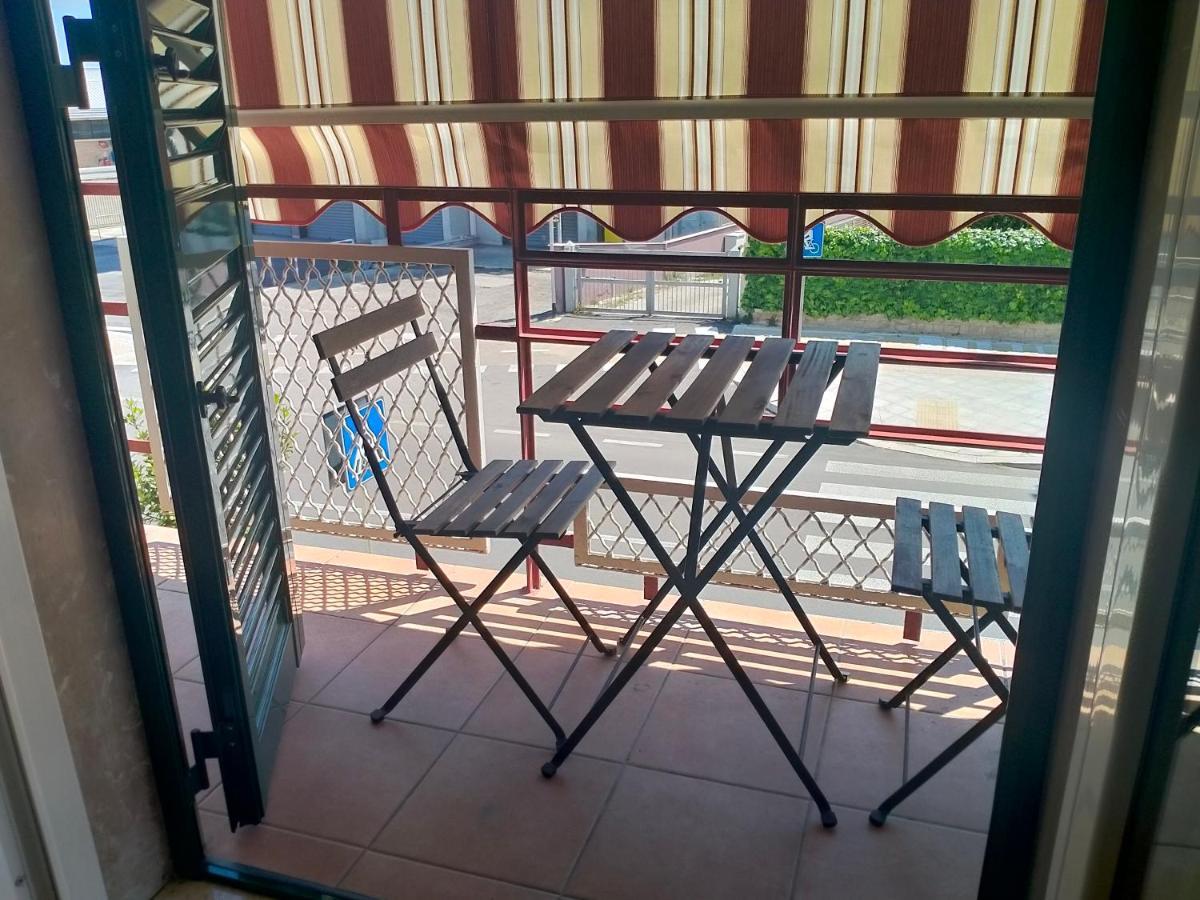 Aura Apartment Bari Luaran gambar